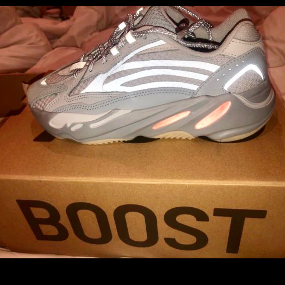 Yeezy boost 700 brand new never worn